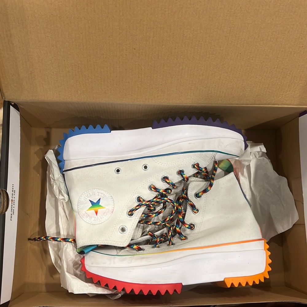 Converse Run Star Hike Pride shoes in good condition!
